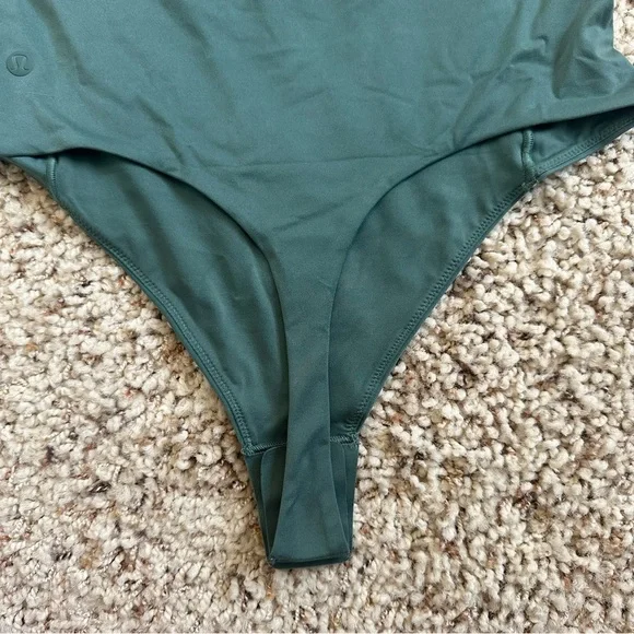 Lululemon Wundermost Ultra-Soft Nulu Mockneck Sleevless Bodysuit - Picture 14 of 15